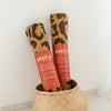 Yoga Love Shop Yogamatten aus Kork mit Leo Print im Korb stehend als eye-catcher